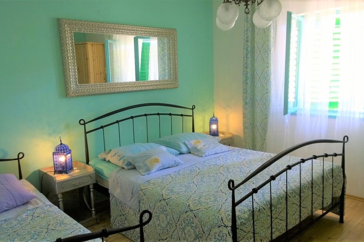 Appartement (A1) | 2 chambres, fer et planche à repasser, accès au Wi-Fi (inclus)