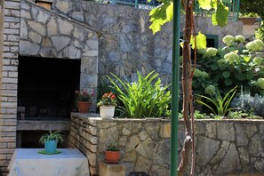 BBQ/picnic area - Apartment Andrija (Sibenik)