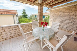 Apartment (A1) | Outdoor dining - Apartments Juric (Rogoznica)