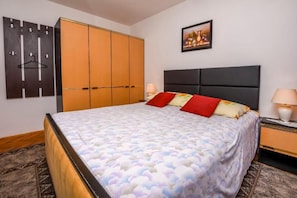 Apartemen (A2) | Wi-Fi gratis dan seprai linen