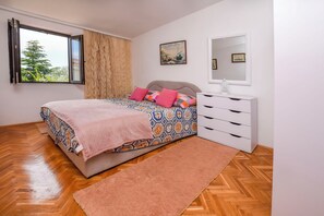 Apartment (A1) | Free WiFi, bed sheets - Apartments Juric (Rogoznica)