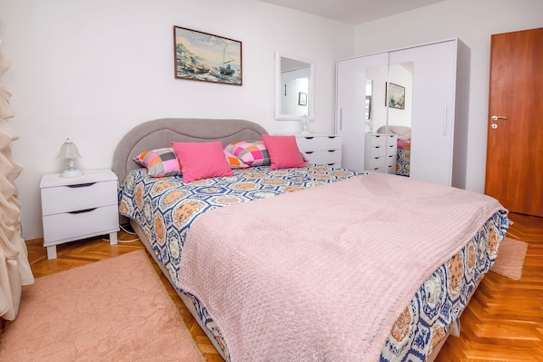 Apartment (A1) | Free WiFi, bed sheets