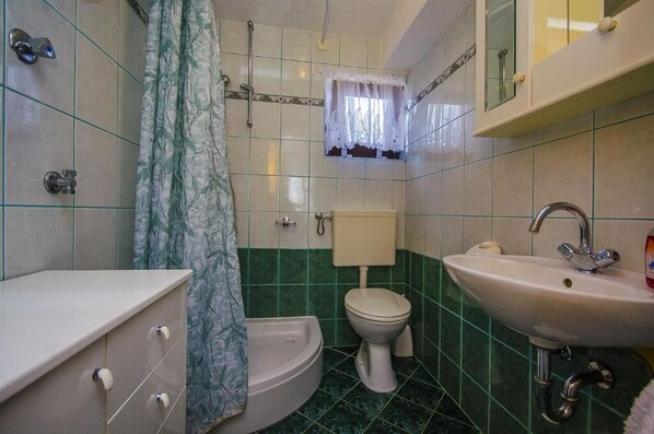 Apartment (A1) | Badezimmer