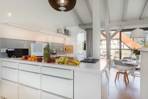 Køleskab, mikrobølgeovn, ovn, opvaskemaskine