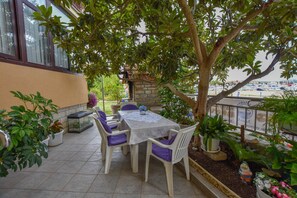 Garden - Apartment Desa (Biograd na Moru)