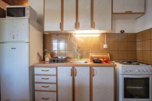 House | Private kitchen | Fridge, oven, stovetop, espresso maker - House Marija (Primosten)