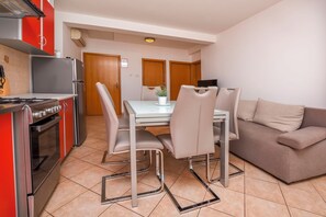 Apartemen (A2) | Ruang keluarga