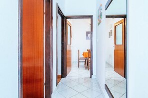 Apartment (A1) | Flur