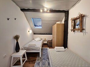 Apartment (A2) | Iron/ironing board, free WiFi, bed sheets