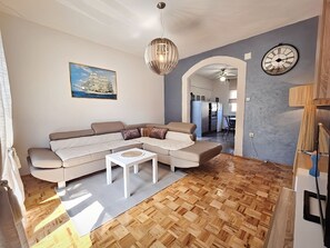 Appartement (A1) | Salle de séjour | Télévision