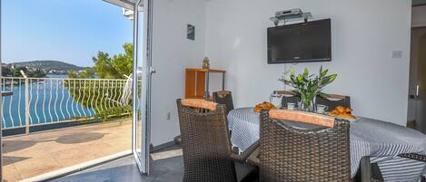 Apartment (A2) | Living room