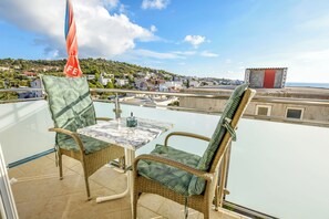 Apartment (A4) | Balcony