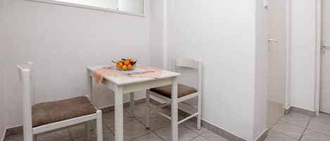 Apartment (A1) | Dining