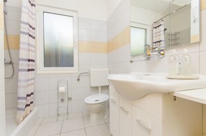Bathroom - Apartment Antonio (Sucuraj)