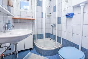 Apartment (A1) | Bathroom | Shower - Apartments Sopic (Rogoznica)