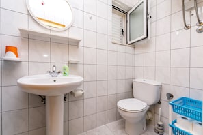 Bathroom | Shower, toilet paper