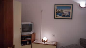 Apartment (A4) | Living room | TV