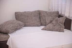 Apartment (A4) | Living room | TV - Apartments Zdravko (Rogoznica)