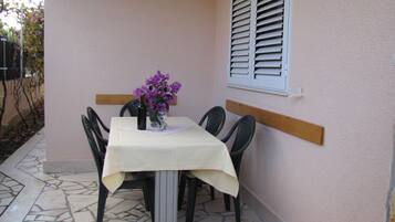 Apartment (A4) | Balcony