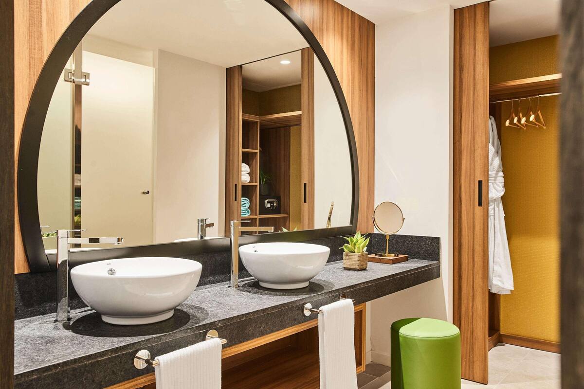 1 bedroom, minibar, in-room safe, desk