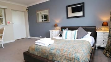 Desk, iron/ironing board, free WiFi, bed sheets