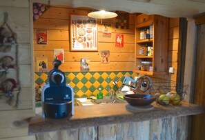 Bar (on property) - Adorable chalet perched in the forest with breathtaking views of the ski area. (Lans-En-Vercors)