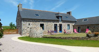 Cottage 12 oder 14 Sitze Gruppe (2 ch RMCs in Bauernhaus aus Stein mit Garten)