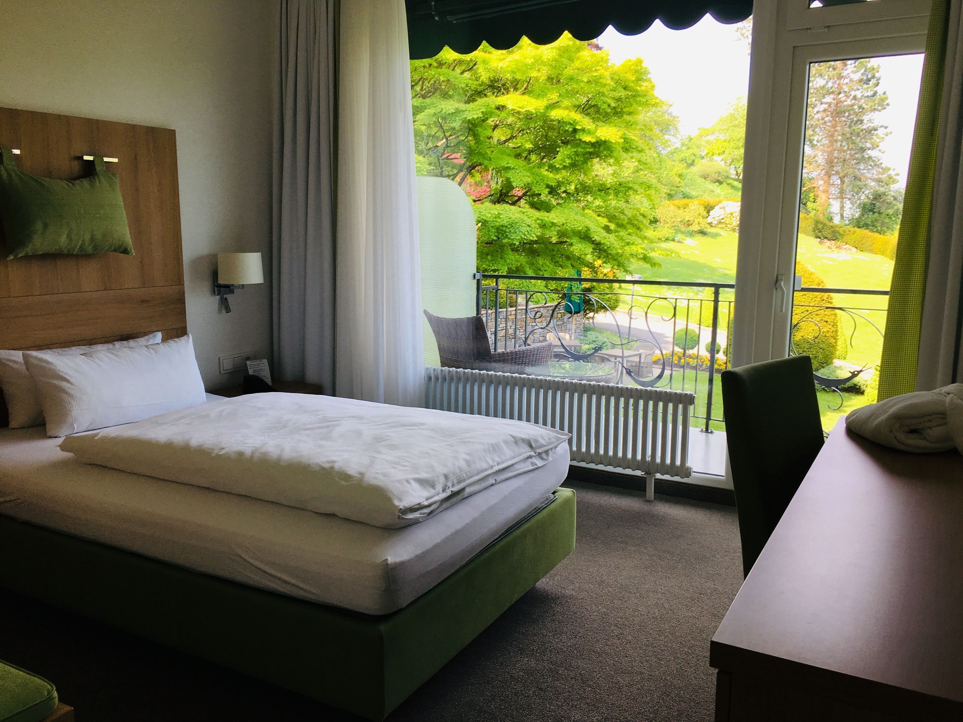 Ropa de cama hipoalergénica y minibar 