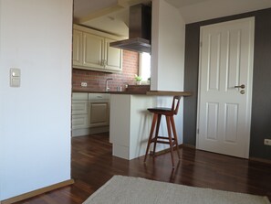 Fridge, microwave, oven, stovetop - Apartment above the roofs Krempes (Krempe)