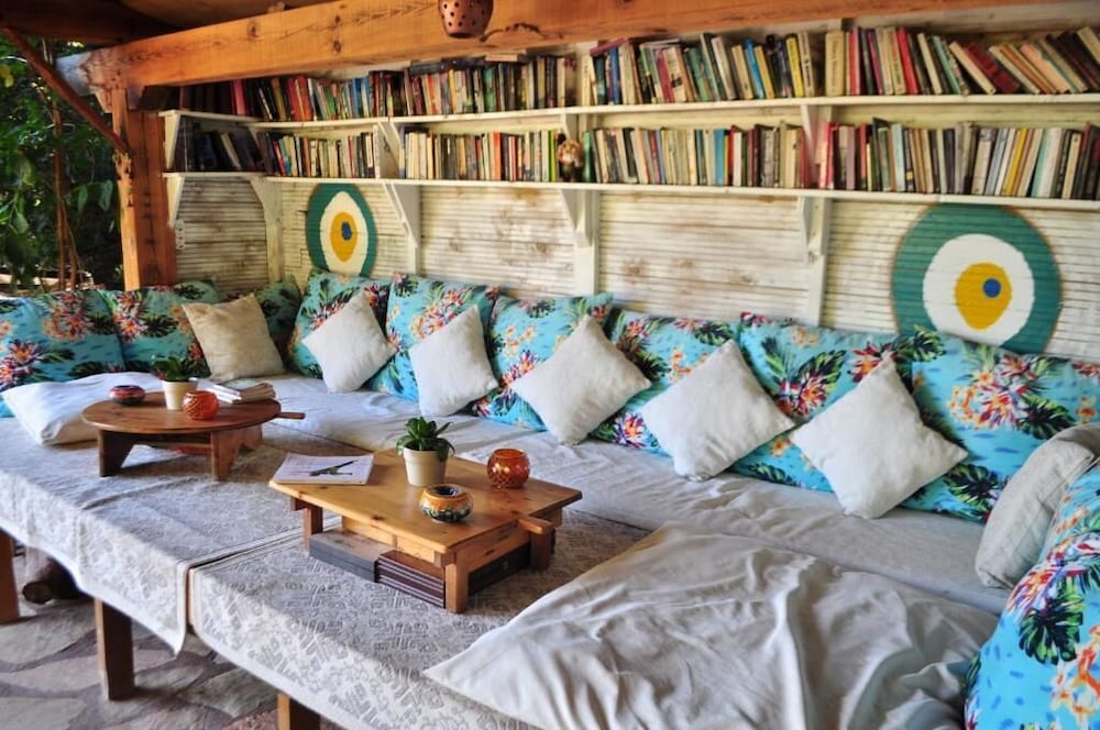 Turan Hill Lounge by null