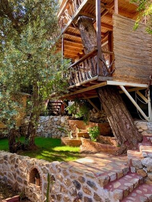 Villa, 2 Bedrooms, Sea View | Individually decorated, individually furnished, free WiFi, bed sheets