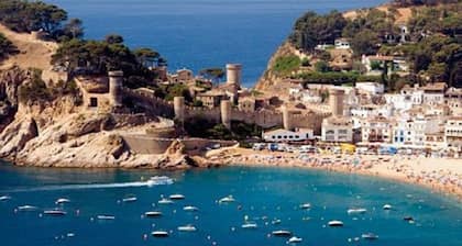 MODERNES UND SCHÖNES URLAUBSHAUS IM RUHIGEN STRAND 2 KM. LLORET DE MAR BIS 4 KM
