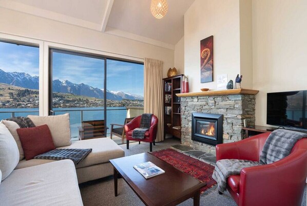 Smart TV, fireplace, Netflix, DVD player