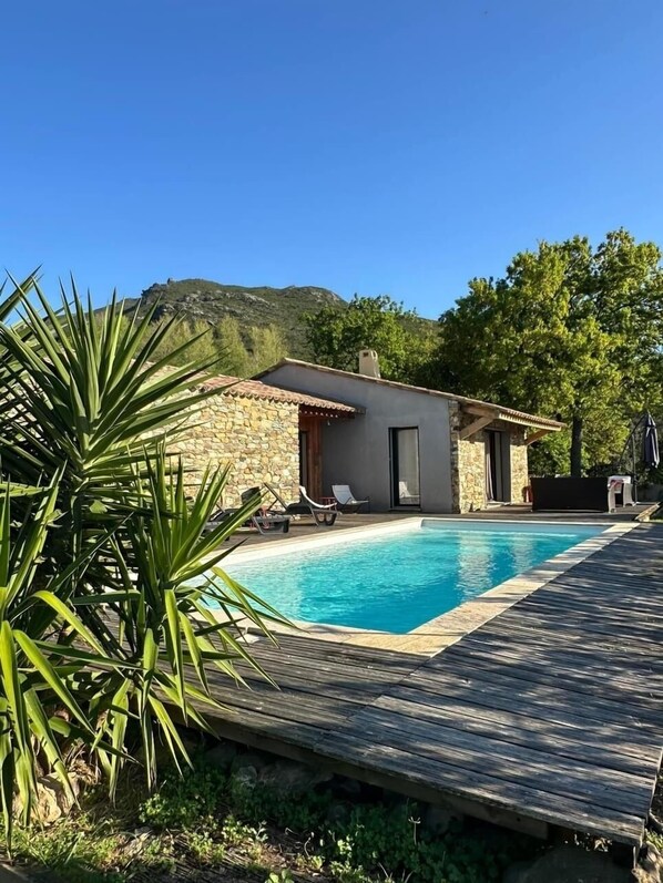 Piscine extérieure, piscine chauffée