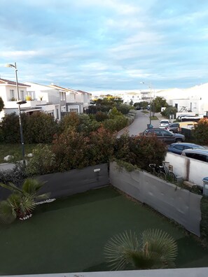 Property grounds - Villa close to the beach (Aimargues)