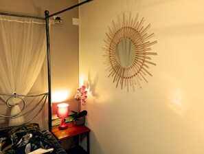 1 chambre, fer et planche à repasser, lit parapluie, Wi-Fi gratuit