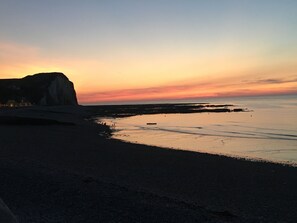 Beach - "Les Bords Du Lac" Close to the sea (10 minutes) places of leisure and tourism (Cany-Barville)