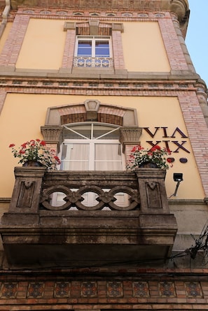 Front of property - Vía XIX (Caldas de Reis)