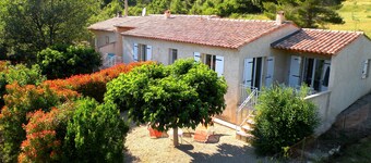Semi-detached gîtes near the lower gorges of the Verdon Pets welcome