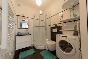 Hårføner og håndklær