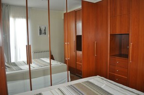 4 dormitorios, escritorio, tabla de planchar con plancha y wifi gratis