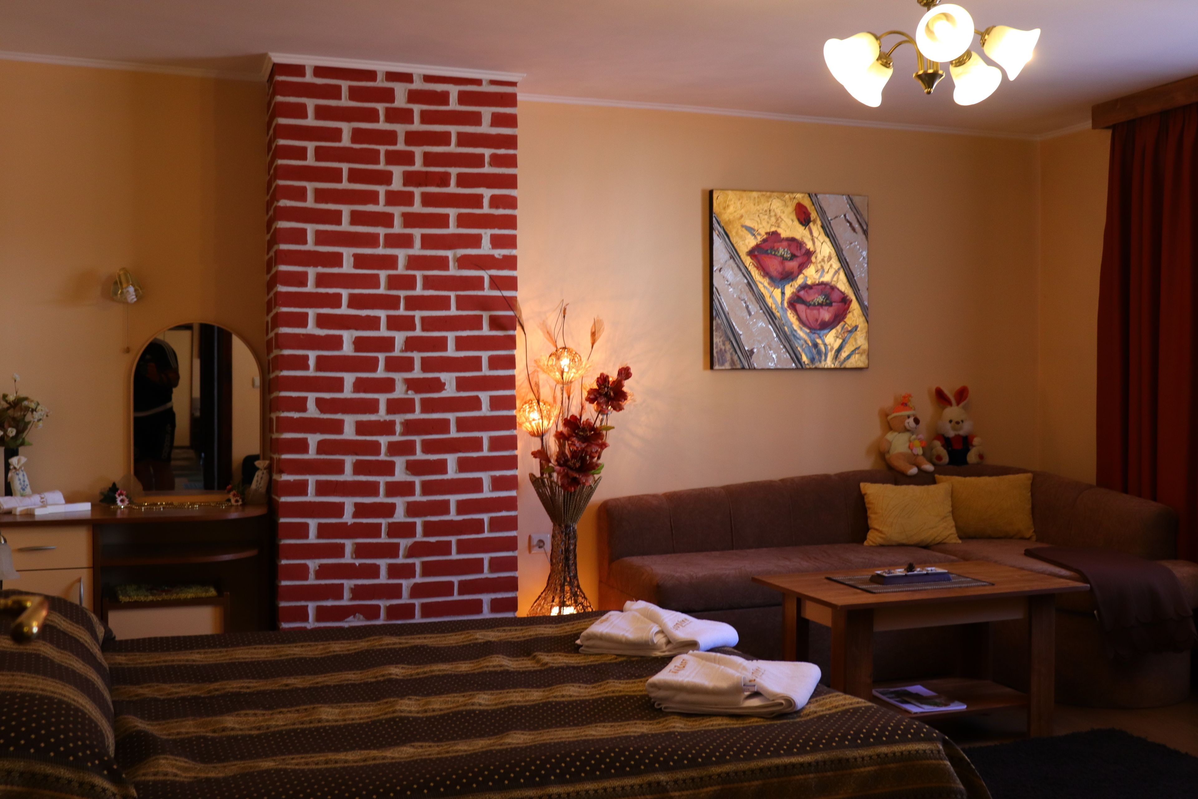 Suite Junior | Brankas, setrika/meja setrika, Wi-Fi gratis, dan seprai linen