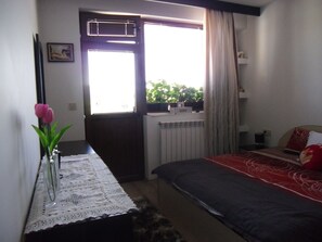 Deluxe-Doppelzimmer, Balkon | Zimmersafe, Bügeleisen/Bügelbrett, kostenloses WLAN, Bettwäsche