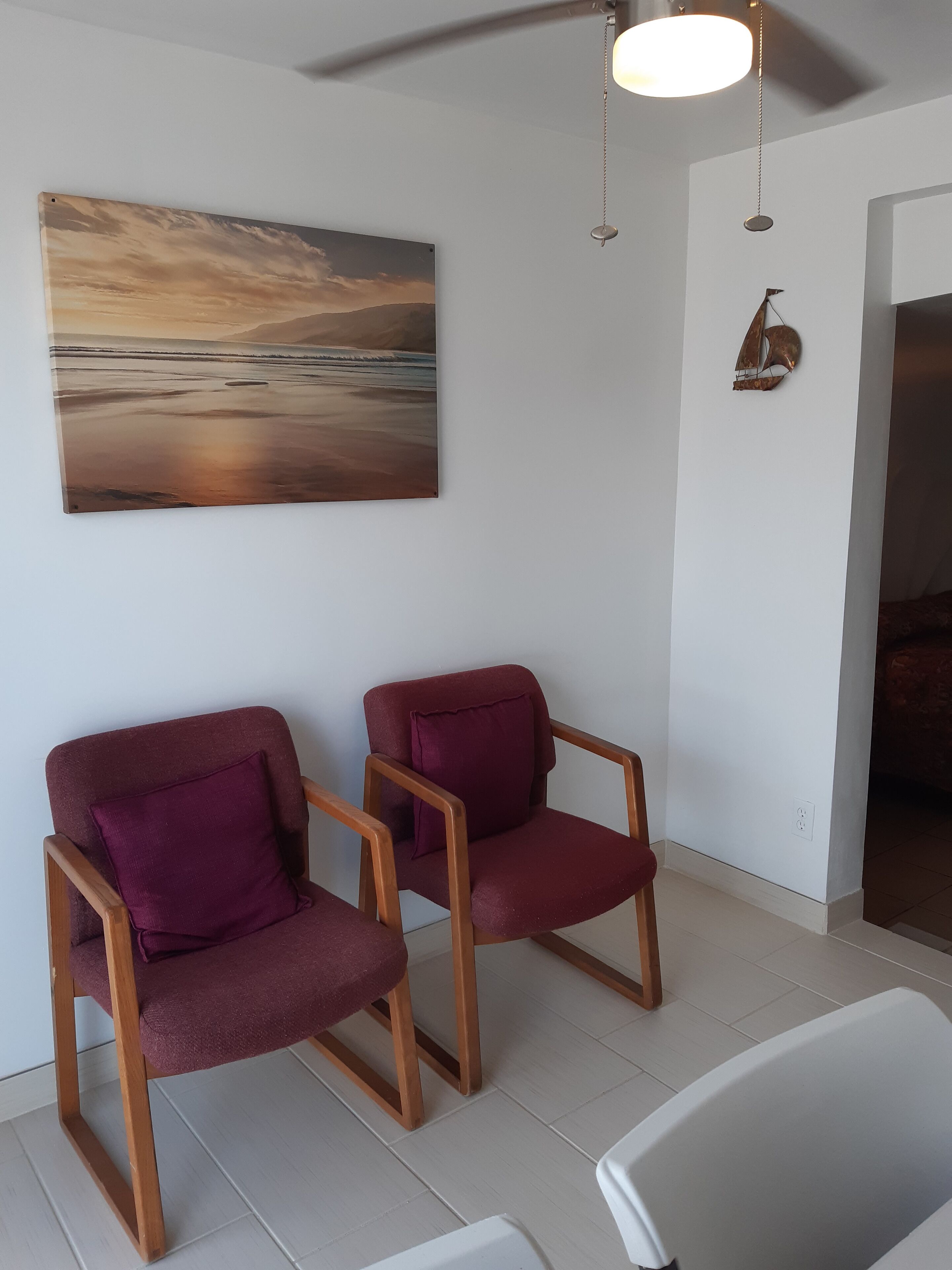 panoramic room | living area | 32-inch plasma tv with satellite channels, tv