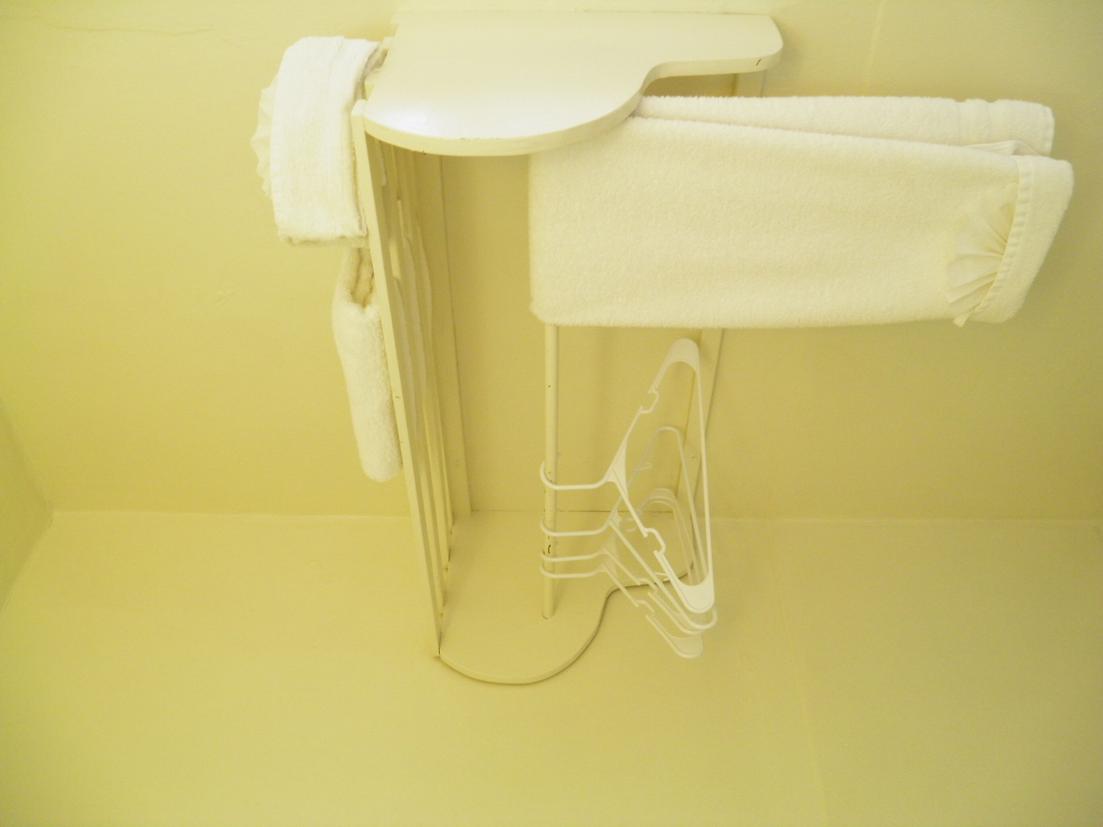 standard room | bathroom amenities | shower, rainfall showerhead, free toiletries, towels