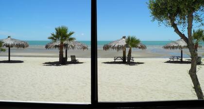 Seaside Hotel & Victor's RV Park