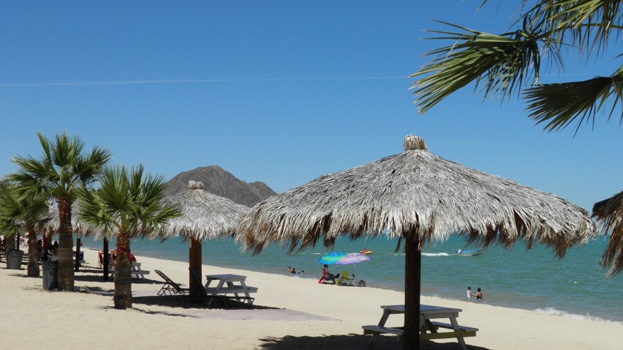 Seaside Hotel & Victor's RV Park