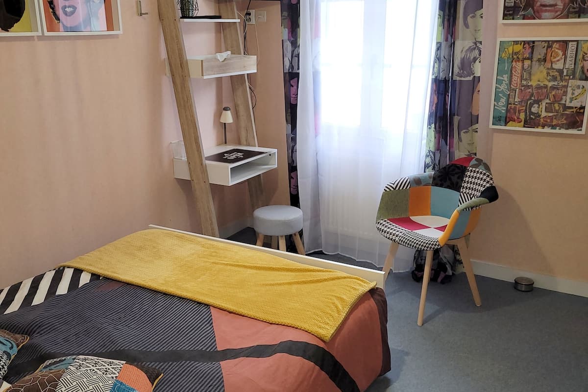 Familiekamer, meerdere bedden (3) | 2 slaapkamers, individueel gedecoreerd, individueel gemeubileerd