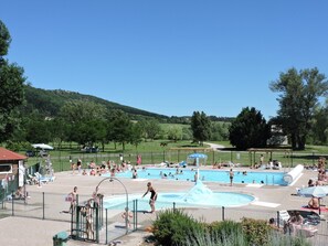 Seasonal outdoor pool, pool umbrellas, sun loungers