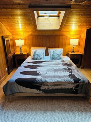 5 chambres, fer et planche à repasser, lit parapluie, Wi-Fi gratuit